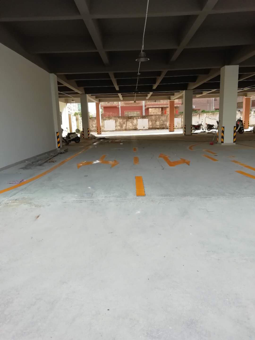 旧工厂改造停车场配套设施工程案例